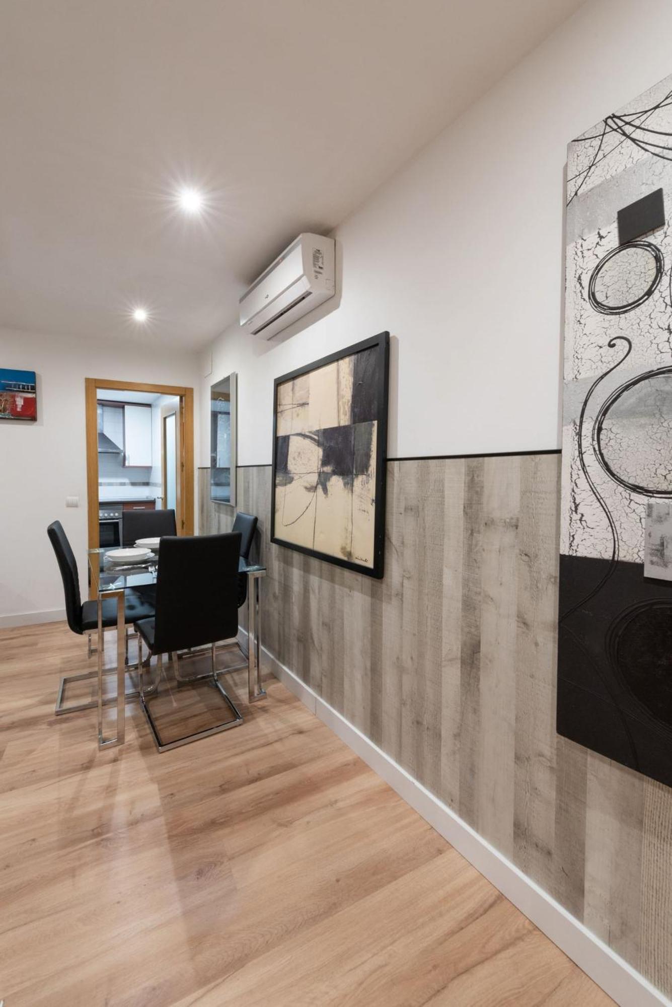 Apartamentos Day Madrid San Antonio Centro Gran Via Sol Malasana Buitenkant foto