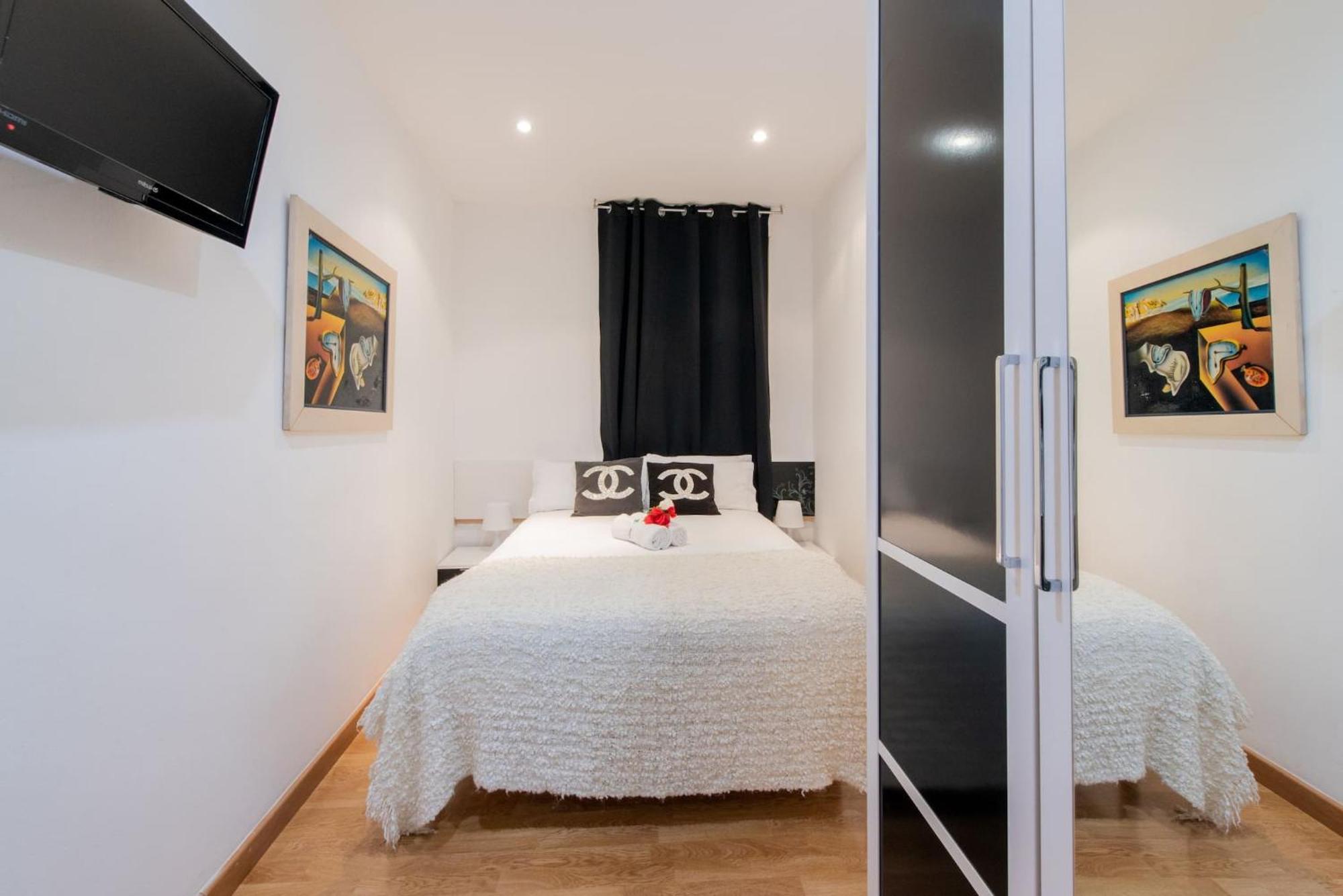 Apartamentos Day Madrid San Antonio Centro Gran Via Sol Malasana Buitenkant foto