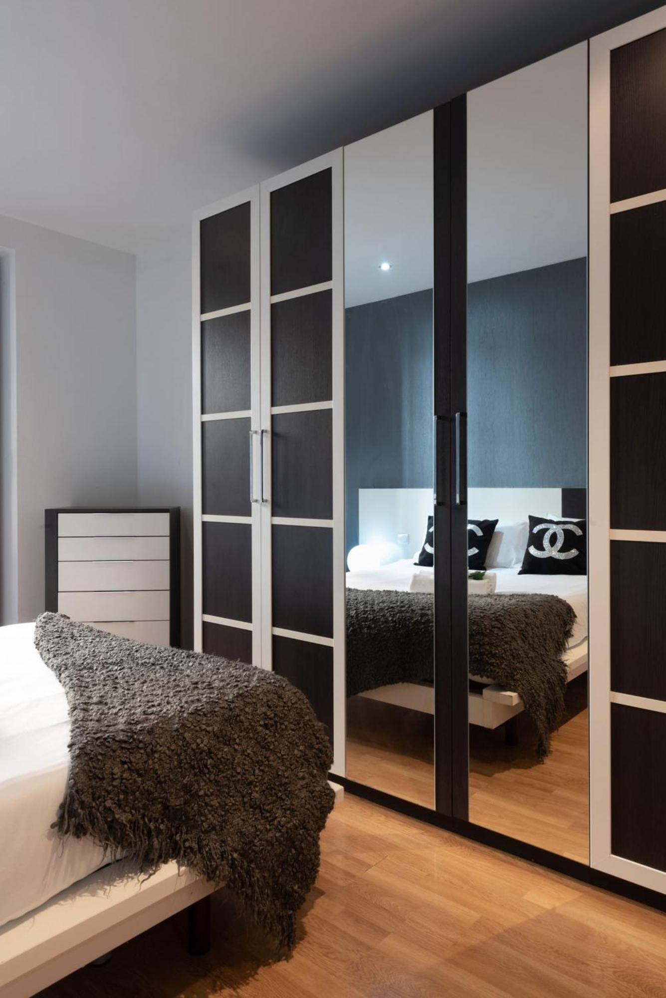 Apartamentos Day Madrid San Antonio Centro Gran Via Sol Malasana Buitenkant foto