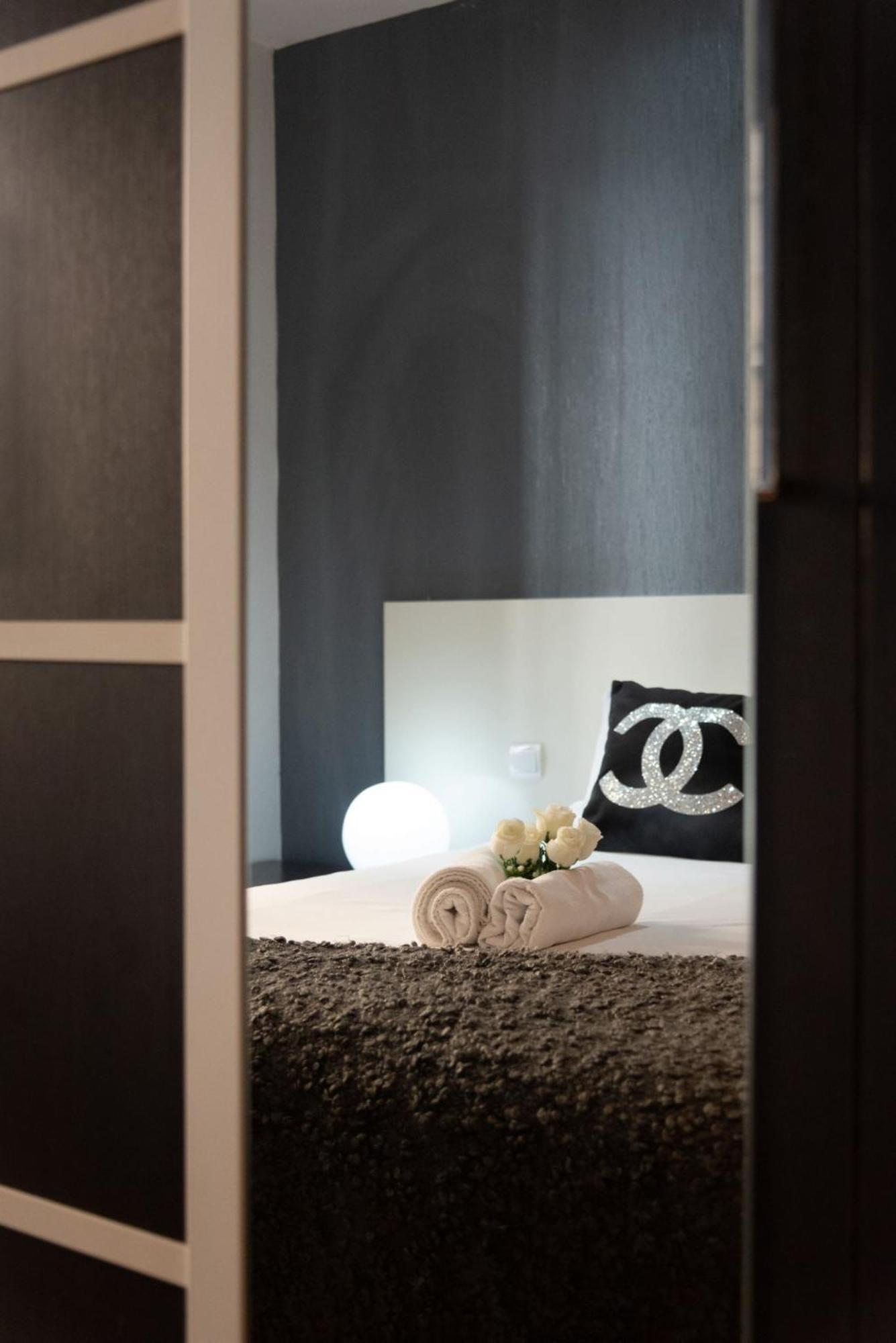 Apartamentos Day Madrid San Antonio Centro Gran Via Sol Malasana Buitenkant foto